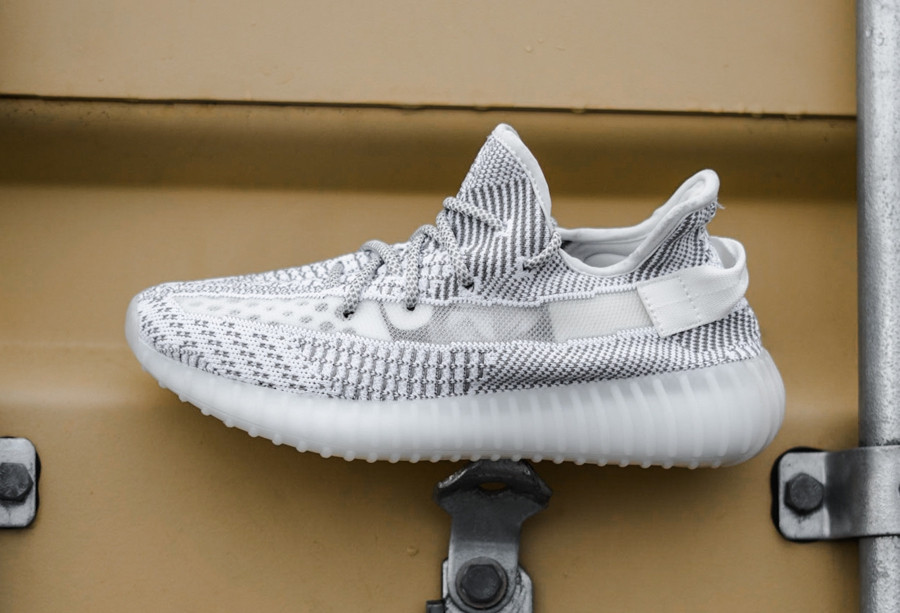 

Adidas Yeezy 350 Static Reflective Laces 45 (29.0см.)