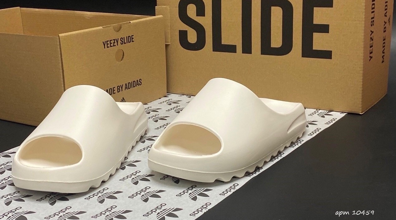 

Шлепанцы женские Adidas Yeesy Slide белые, Адидас Изи Слайд, код SD-10459 39, Белый