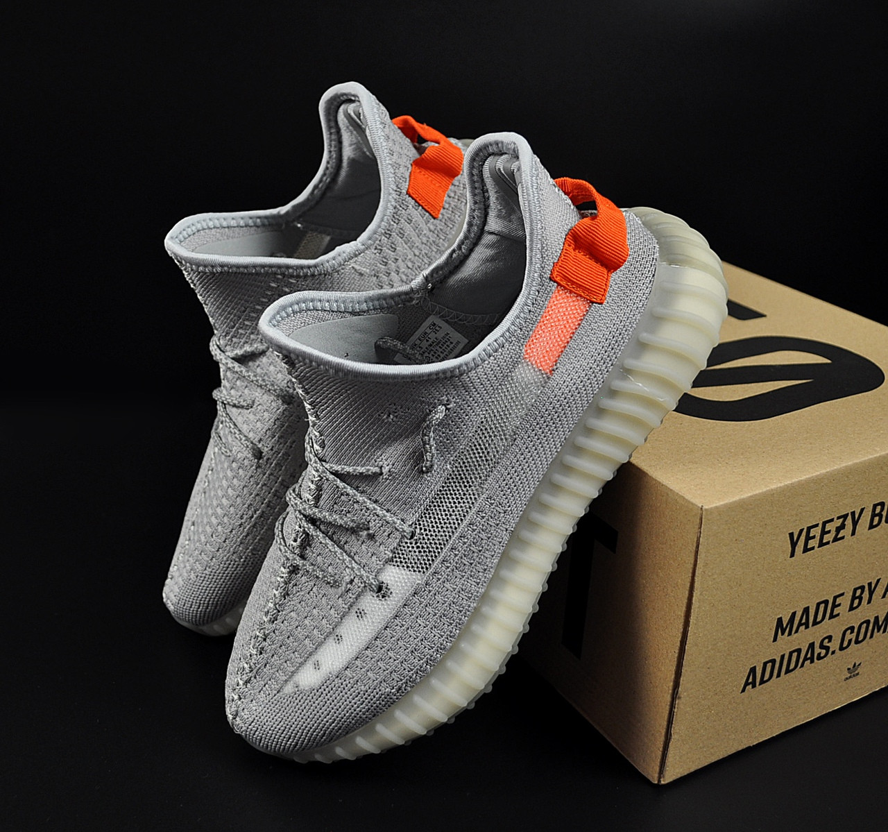 

Мужские кроссовки Adidas Yeezy Boost 350 серые (Реплика), Серый