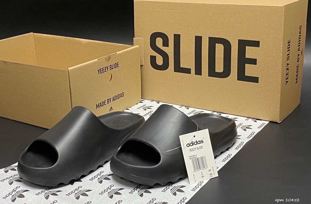 

Женские шлепанцы в стиле Adidas адидас Yeezy Slide, черные 36 (22,7 см), Черный