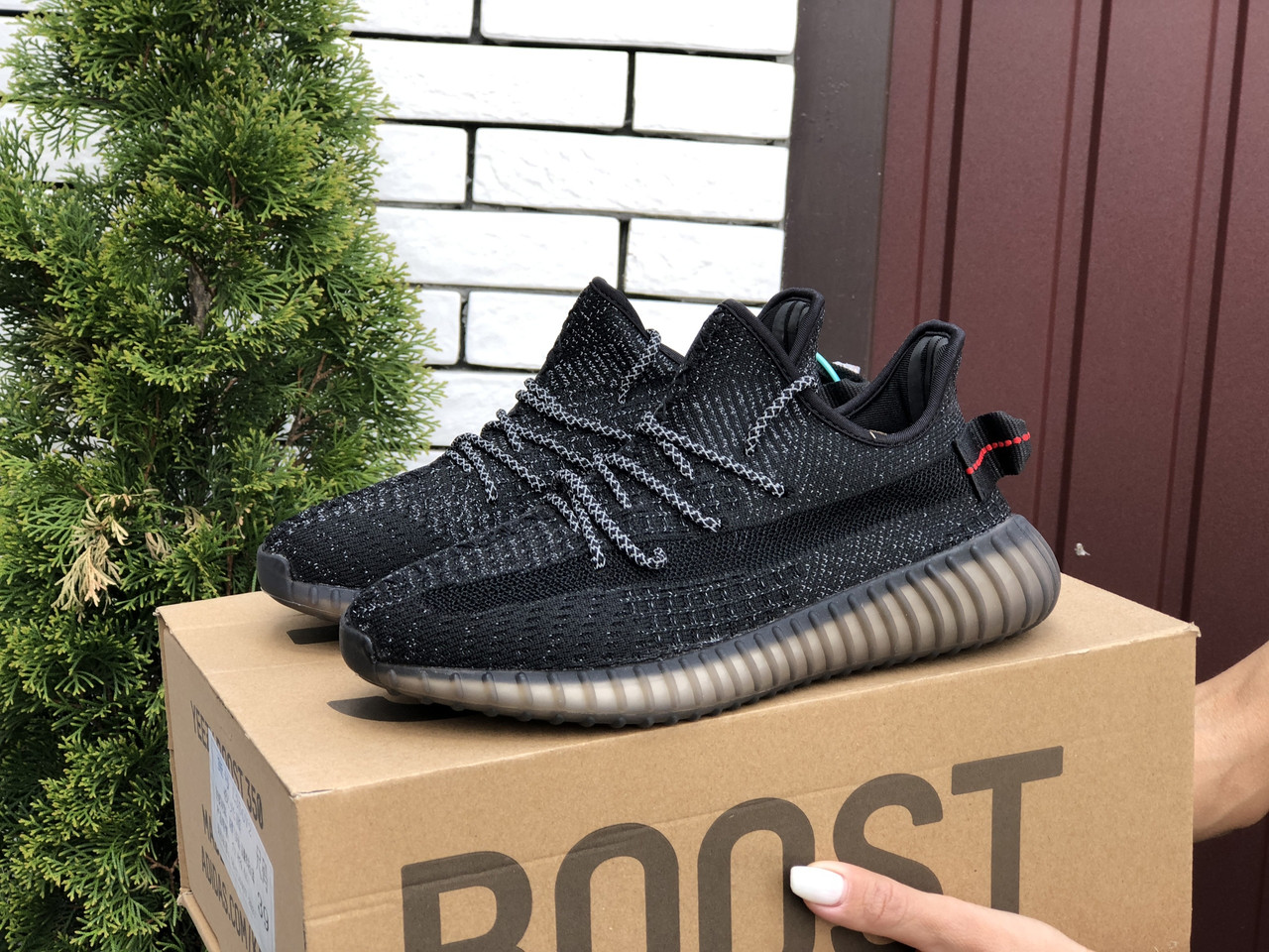 

Женские кроссовки в стиле Adidas Адидас Yeezy Boost 350 v2, черные 38 (24 см), Черный