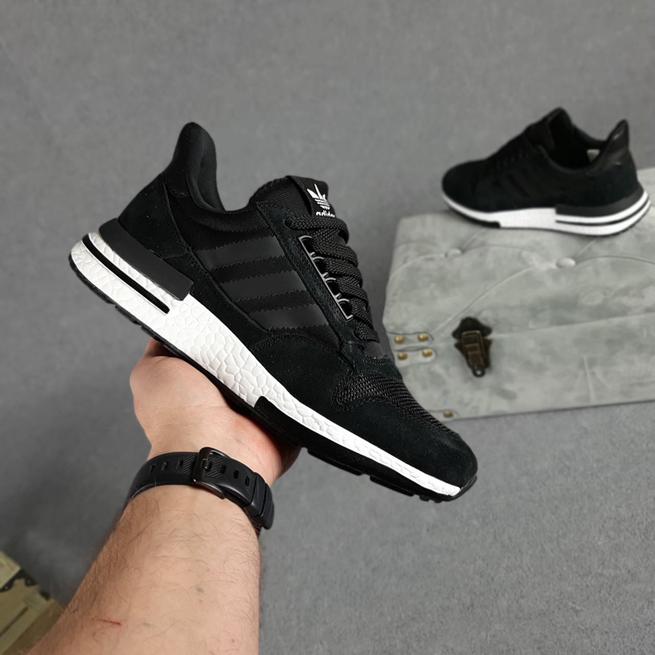 

Мужские кроссовки в стиле Adidas Адидас ZX 500 , черные с белым. 44 (28,5 см), Черный