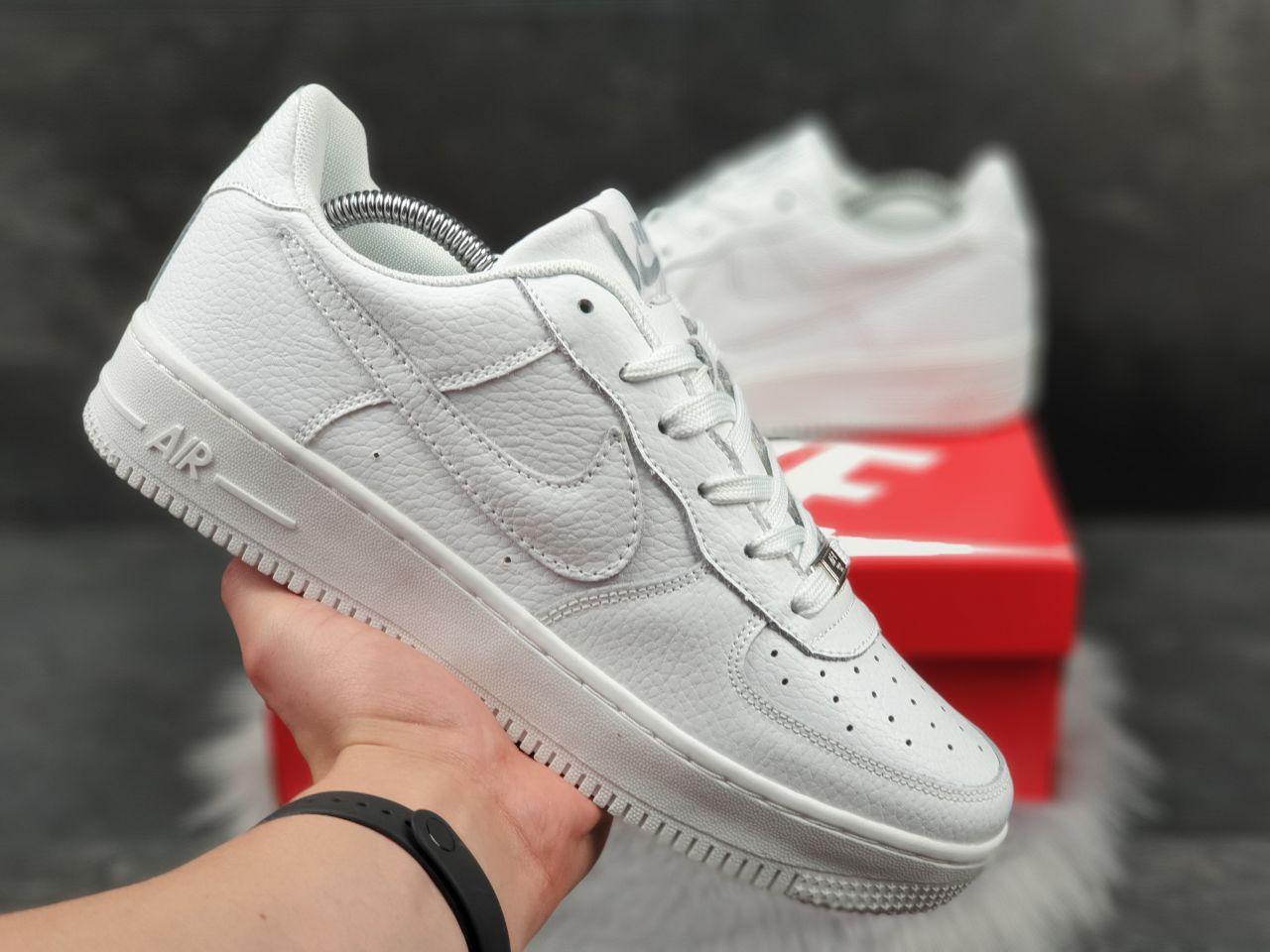 

Кросівки чоловічі в стилі Nike Air Force білі