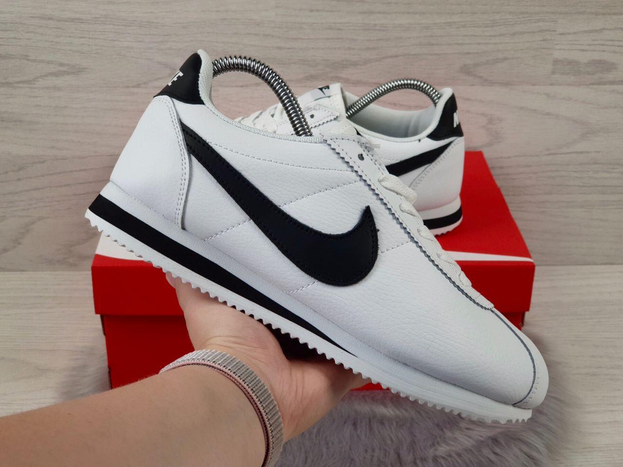 

Кросівки жіночі в стилі Nike Cortez білі з чорним