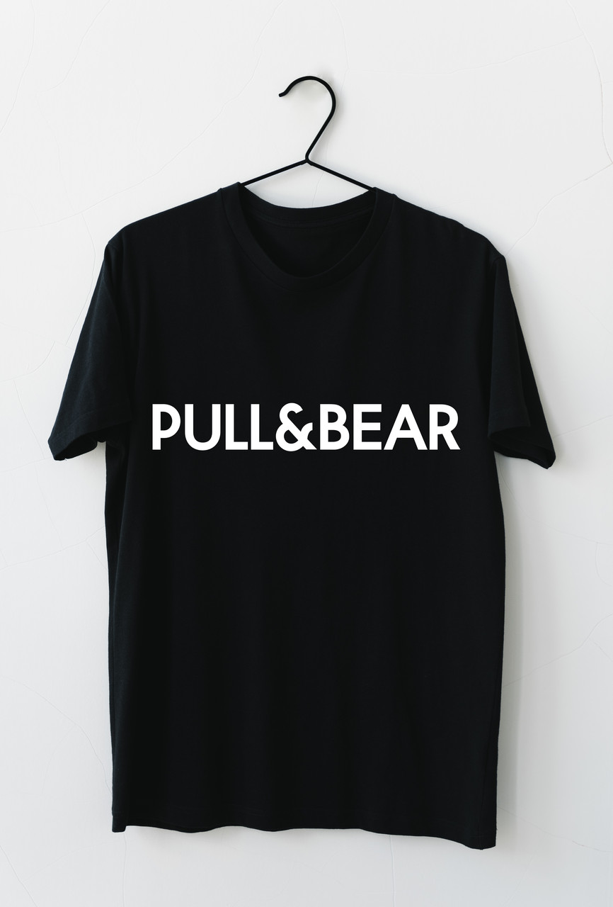 

Черная Женская футболка с принтом Pull&Bear L, Черный