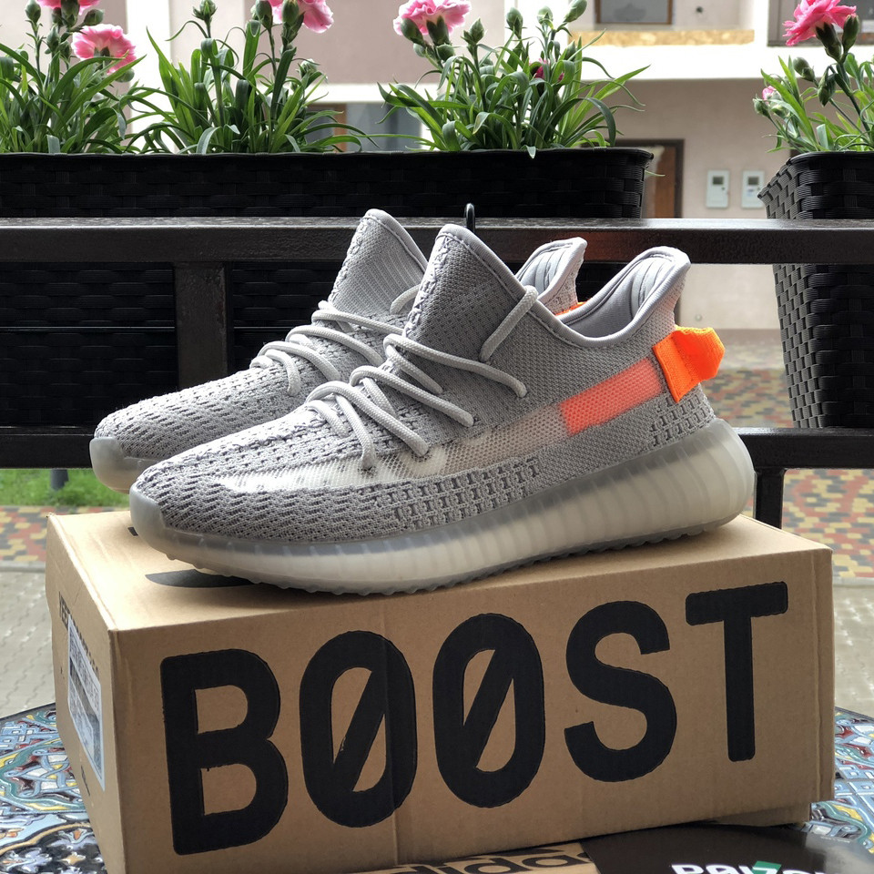 

Молодежные женские кроссовки Adidas Yeezy Boost 350 v2 сетка спортивные Адидас Изи 350 серые 39, Серый