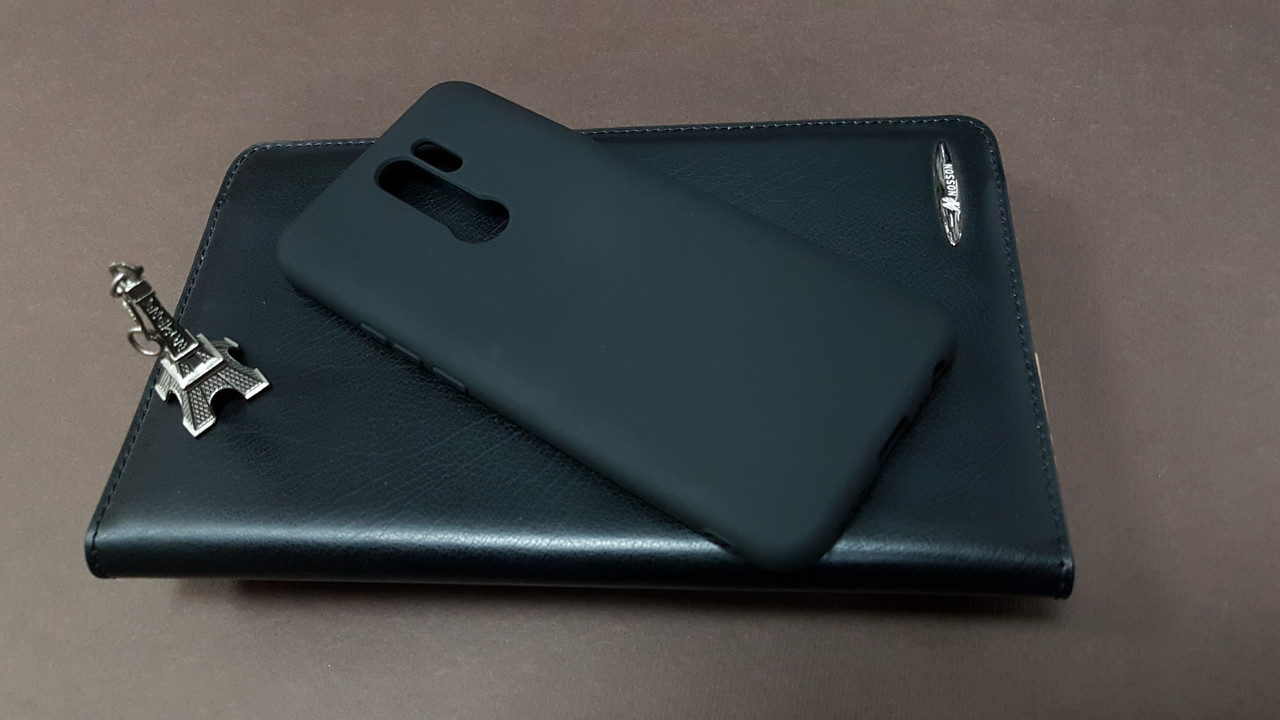 

Чехол бампер силиконовый для Xiaomi Redmi 9 Ксиоми Сяоми цвет черный (Black) Soft-touch с микрофиброй