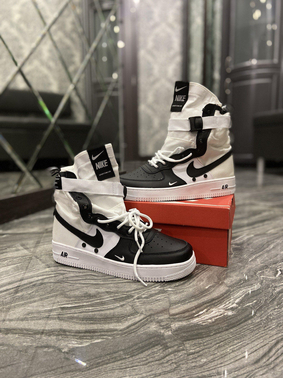 

Мужские Nike Air Force Special Field White Black (Белый). [Размеры в наличии: 40,41,42,43,44,45]