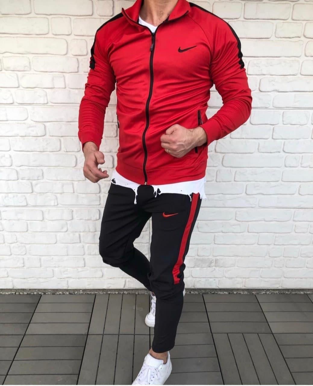 

Спортивный костюм