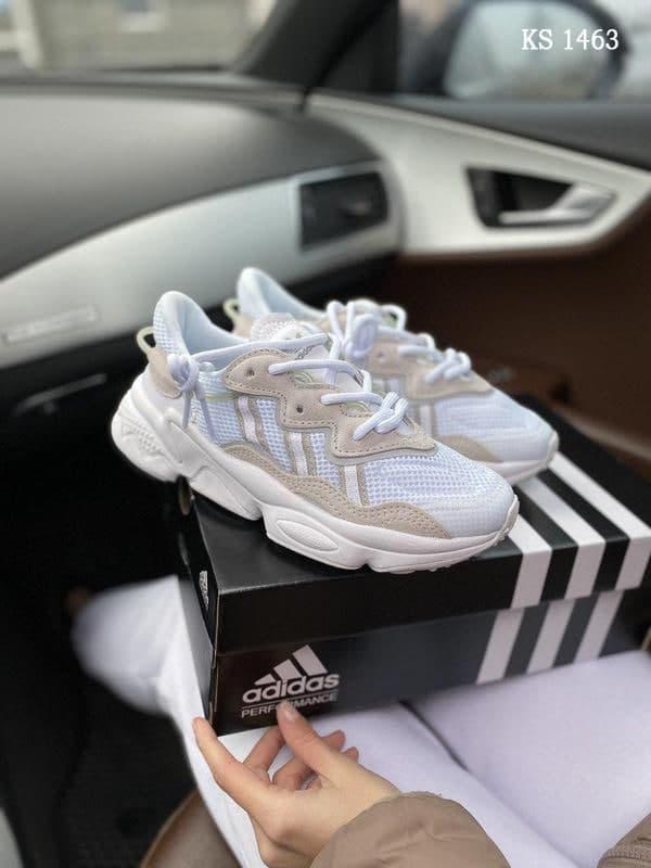 

Женские кроссовки Adidas OZWEEGO (белые)