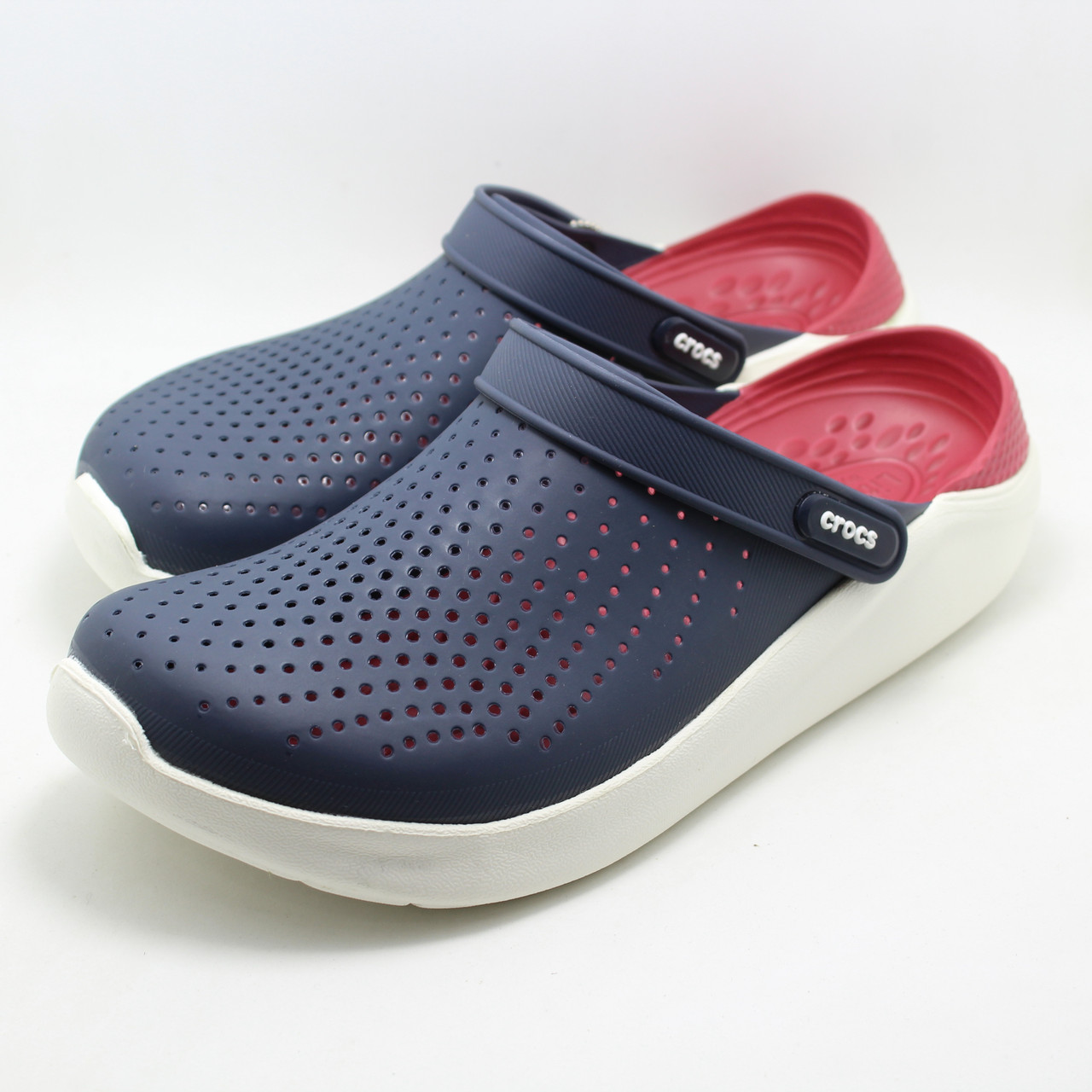 

Синие женские сабо Crocs LiteRide Clog Navy/Pepper кроксы