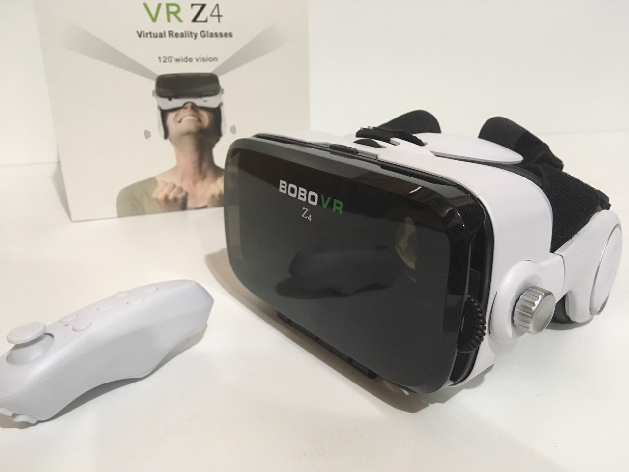 

3D Очки виртуальной реальности с наушниками Bobo VR BOX Z4/6769 пульт Белые, White