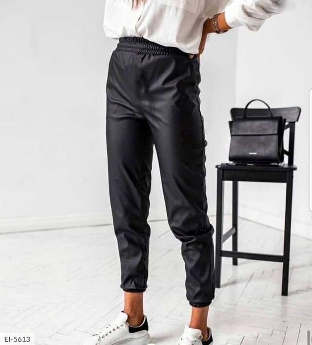 Жіночі укорочені брюки з еко-шкіри
