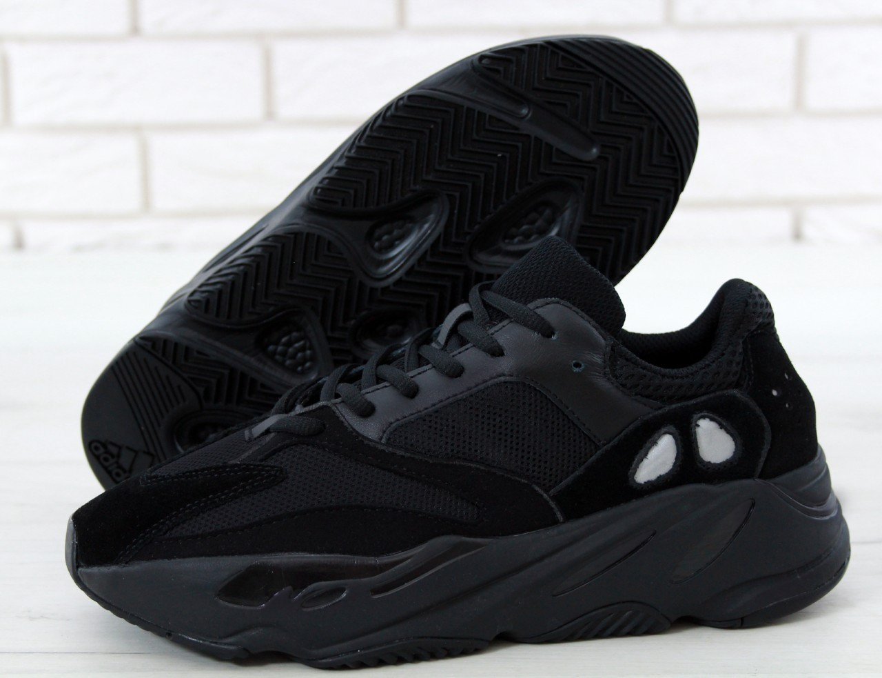 

Мужские кроссовки Adidas Yeezy Boost 700 Full black, Черный