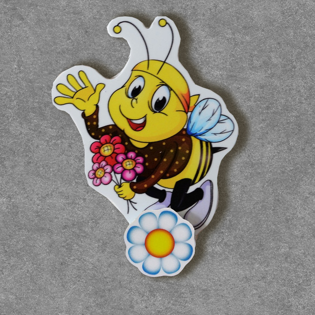 Магнитный стенд для крепления рисунка Пчела