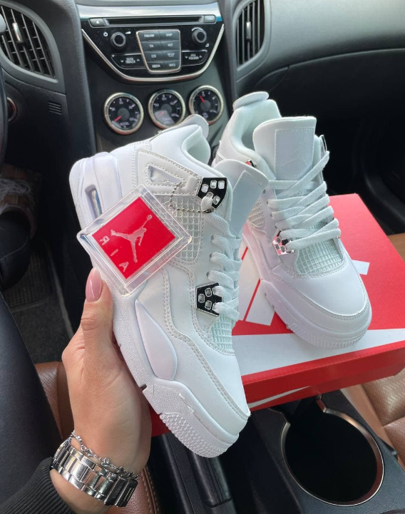 

Женские Кроссовки Nike Air Jordan Retro 4 White Джорданы 4 Ретро белые кожаные, Белый