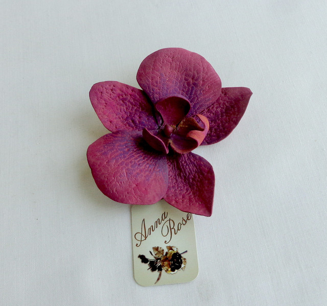 Заколка-брошка з фоамирана ручної роботи "Орхідея"-купити-в інтернет-магазині AnnaRose