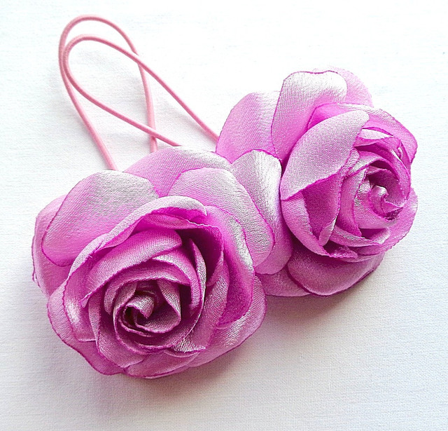 Гумка для волосся з квітами ручної роботи "Троянда Бузкова"-купити--в інтернет-магазині AnnaRose