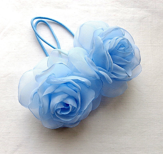Гумка для волосся з квітами ручної роботи "Блакитна Троянда"-купити--в інтернет-магазині AnnaRose