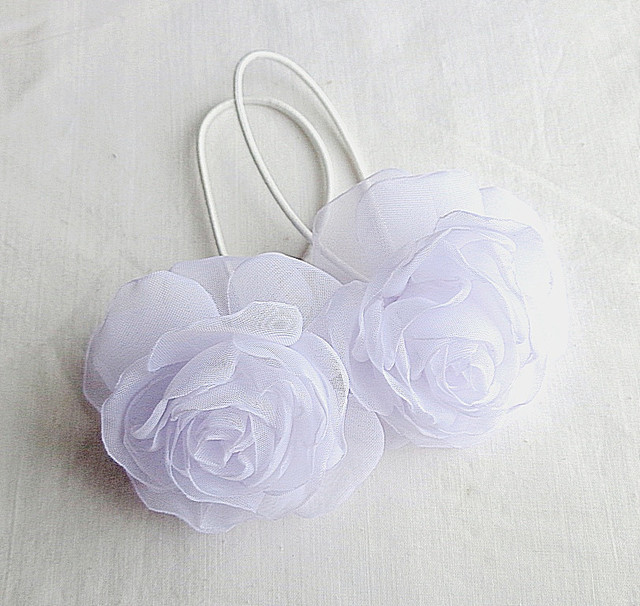 Гумка для волосся з квітами ручної роботи "Біла чайна троянда"-купити--в інтернет-магазині AnnaRose