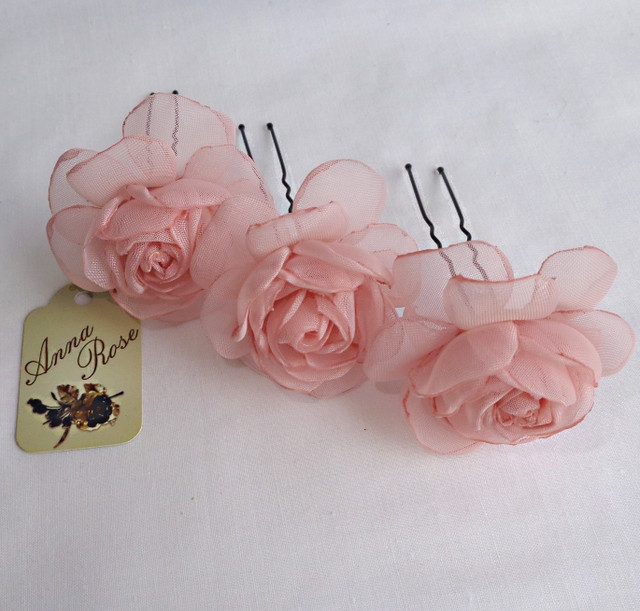 Шпильки для волосся з квітами з тканини ручної роботи "Чайна троянда"-купити-в інтернет-магазині AnnaRose