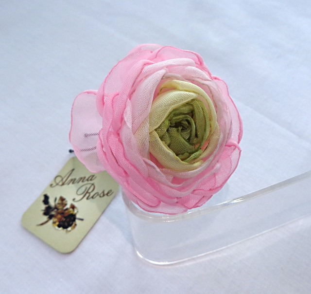 Шпильки для волосся з квітами ручної роботи з тканини "Рожевий ранункулюс"-купити-в інтернет-магазині AnnaRose