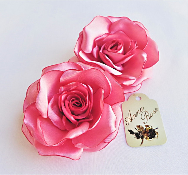 Бутоньєрка квітка ручної роботи на піджак "Бузкова чайна троянда"-купити-в інтернет-магазині AnnaRose