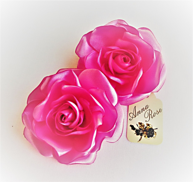 Заколка-уточка з квіткою з тканини ручної роботи "Малинова чайна троянда"-купити-в інтернет-магазині AnnaRose