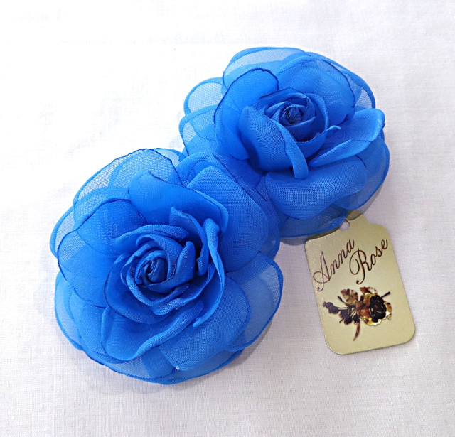 Заколка-уточка з квіткою з тканини ручної роботи "Синя чайна троянда"-купити-в інтернет-магазині AnnaRose