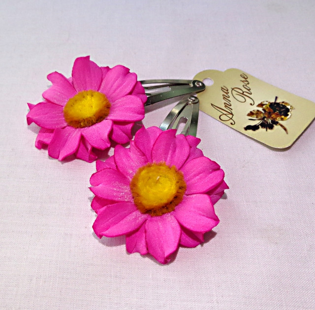 Шпилька твк так з квітами з фоамирана ручної роботи "Рожева Ромашка"-купити-в інтернет-магазині AnnaRose