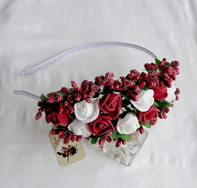 Обруч для волосся з бордовими і білими квітами ручної роботи "Чудо Трояндочки"-купити-в інтернет-магазині AnnaRose