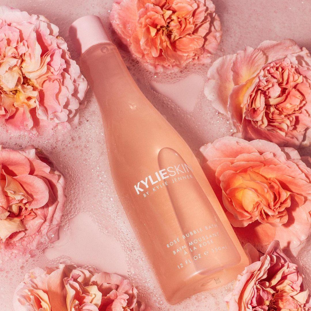 

ПЕНА ДЛЯ ВАННЫ "РОЗА", ГЕЛЬ ДЛЯ ДУША / ROSE BUBBLE BATH by Kylie Skin