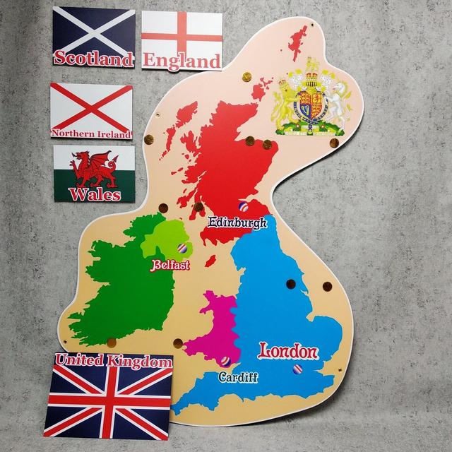 Great Britain карта з накладними прапорами 