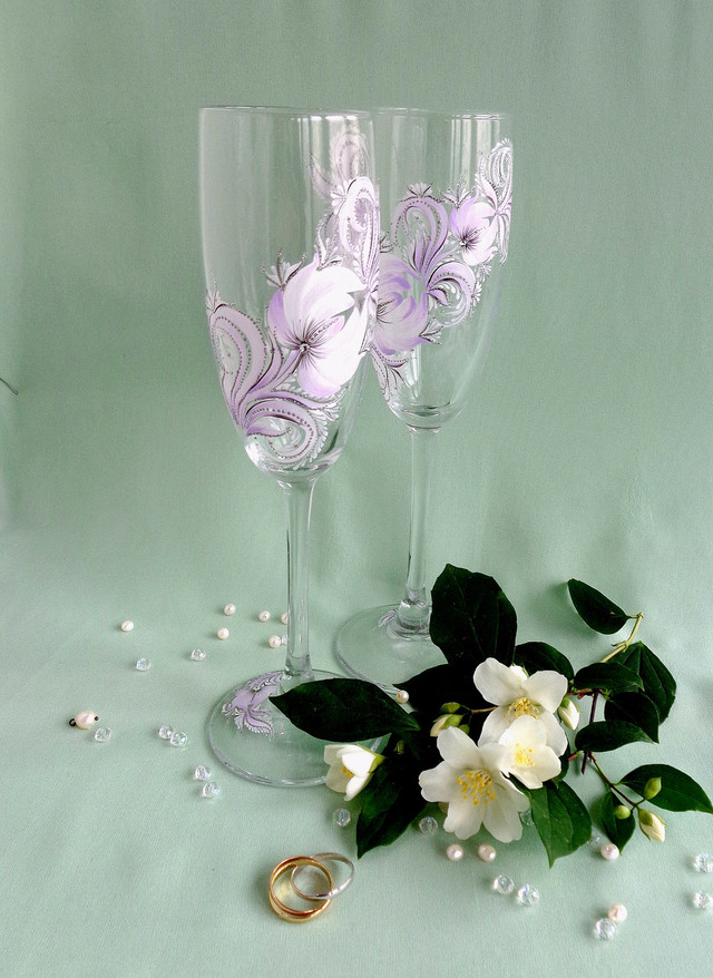 Весільні Келихи з оригінальною ручним розписом "Бузковий тюльпан" - купити в інтернет-магазині AnnaRose