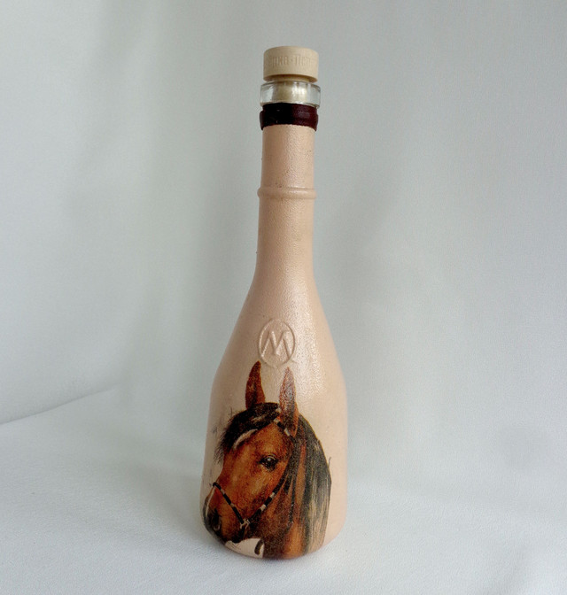 Декоративна пляшка ручної роботи в техніці декупаж "Іподром" - в інтернет-магазині AnnaRose