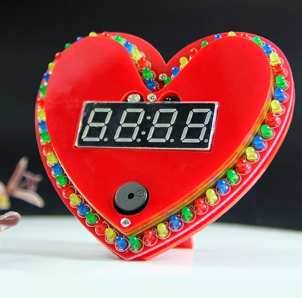 Обучающий конструктор радиолюбителя электронные часы сердце Love + будильник.