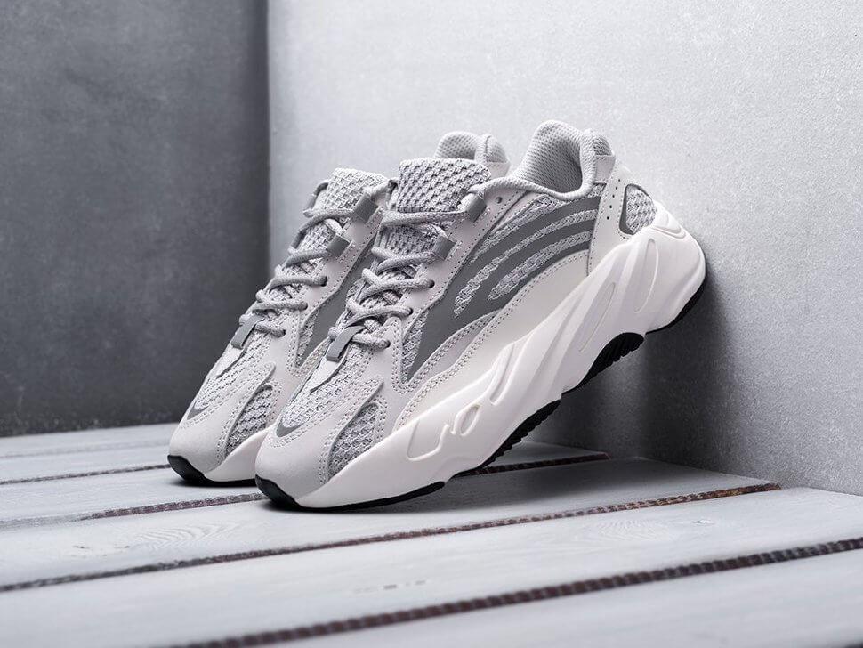 

Мужские кроссовки Adidas Yeezy Boost 700 V2 Static Light Grey (Адидас Изи Буст) светло-серые 43, Серый