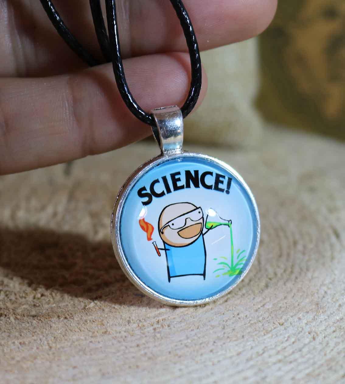 

Кулон научный Science