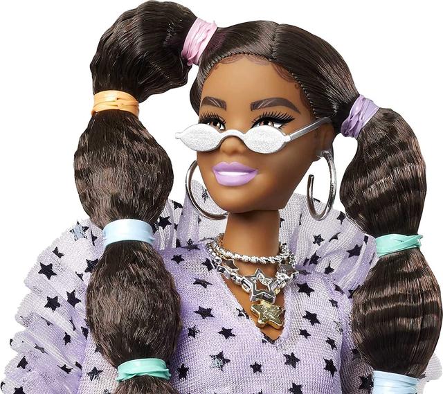 Лялька Барбі Екстра Модниця з пухнастою накидкою і довгими косичками Barbie Extra GXF10