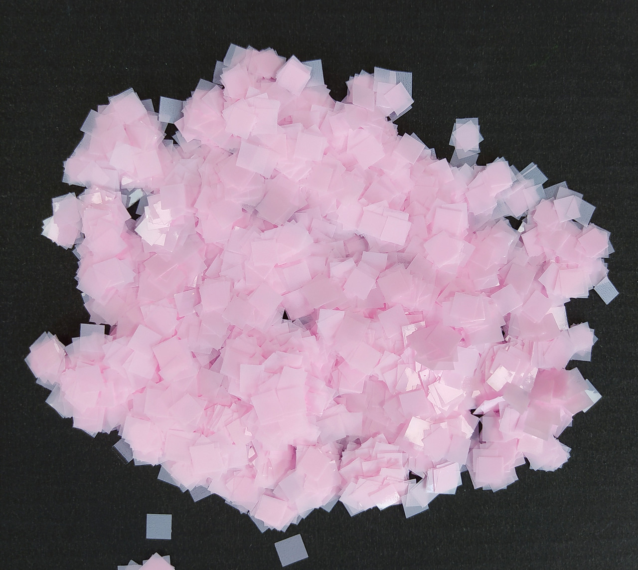 Аксесуари для свята конфеті квадратики макарун рожевий 100грам