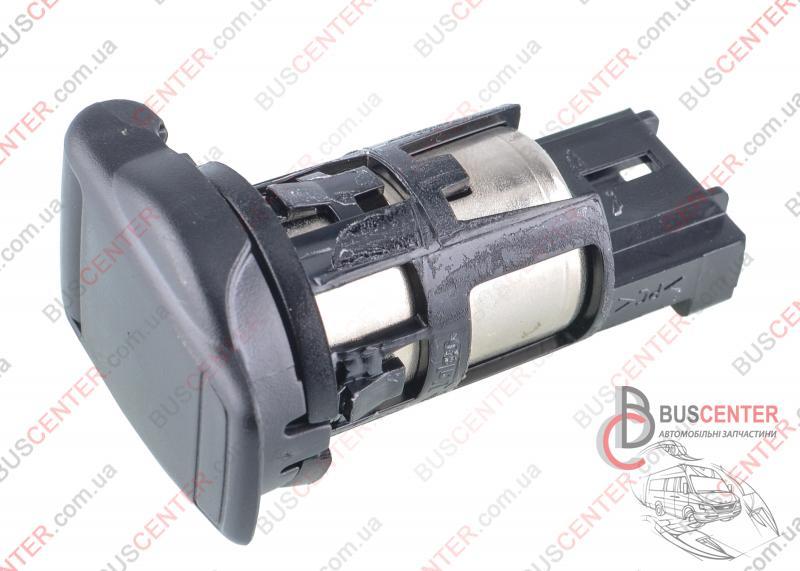 

Розетка 12 V (прикуриватель, гнездо) Renault Zoe (2013-...) 253318224R RENAULT 253312923R
