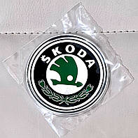 Эмблема значок на капот, багажник Skoda Шкода зеленая 72 мм