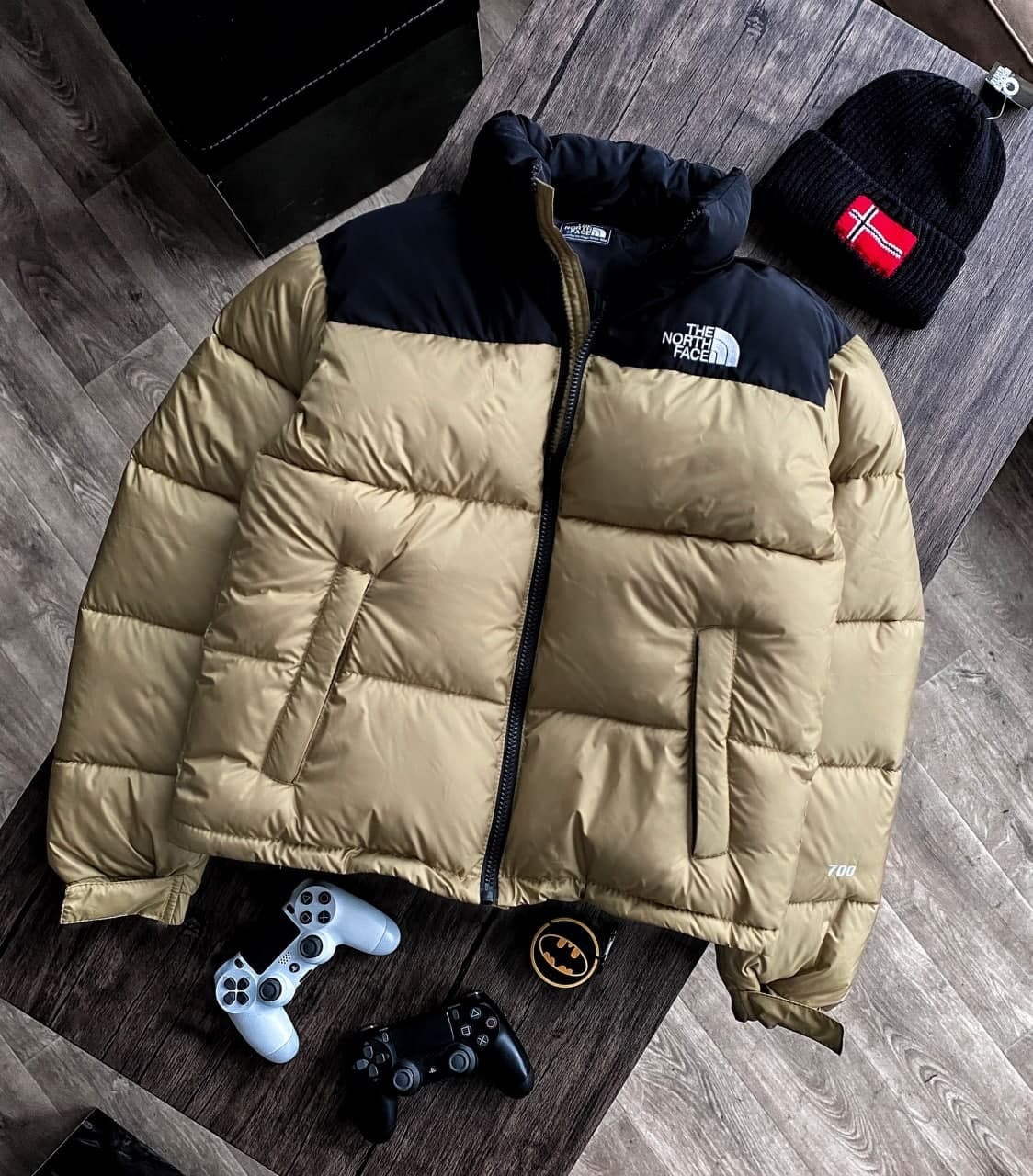 

Зимний пуховик The North Face 700 TNF 1996 Nuptse Jacket Olive