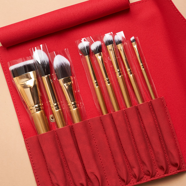 Набір з 8 кистей для макіяжу в червоному чохлі LUXIE Glitter and Gold Brush Set 
