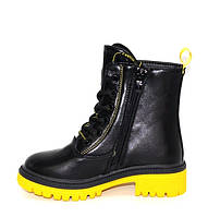 Демисезонные подростковые ботинки черного цвета с желтыми вставками