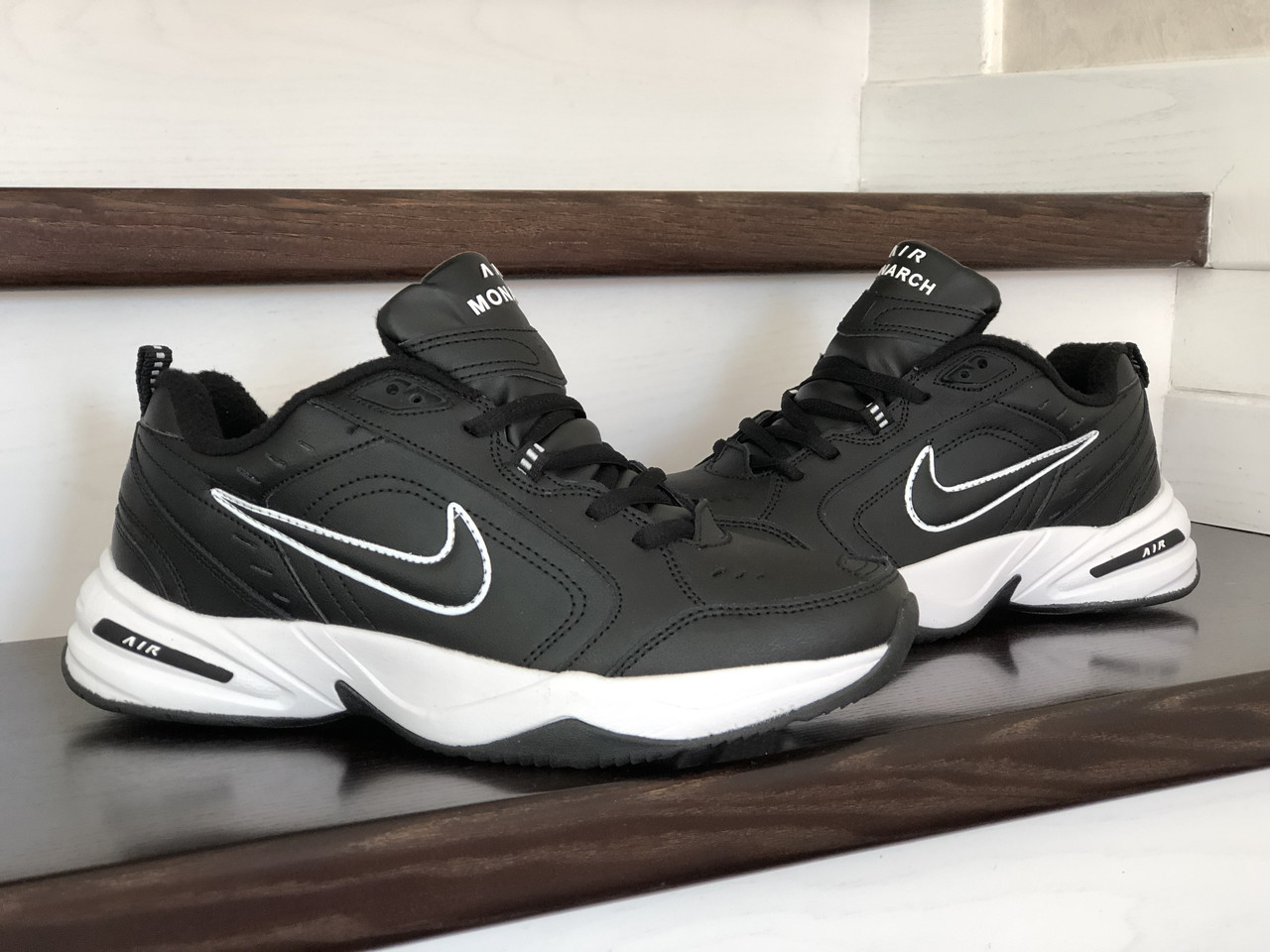 

Мужские зимние кроссовки Nike Air Monarch (черно-белые) В10803 стильная термо обувь теплая, Черно-белый