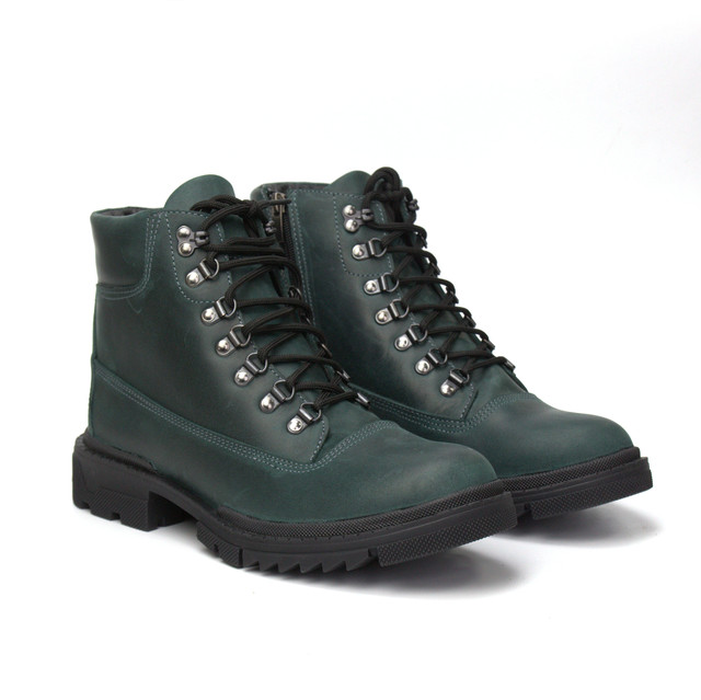 Жіноче взуття великих розмірів зелені зимові черевики шкіряні з хутром COSMO Shoes TimeToShow Green Crazy