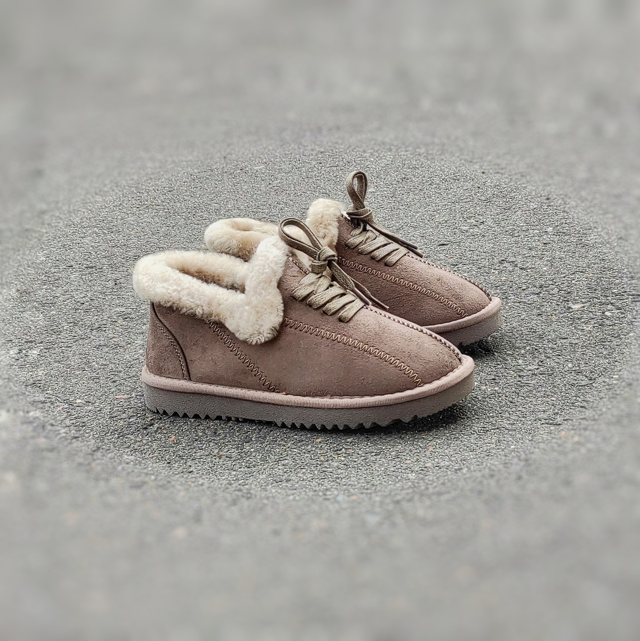 

Слипоны женские автоледи зимние угги UGG теплые слипоны с мехом шлепки меховые тапочки 37 - 23.5 см, Коричневый