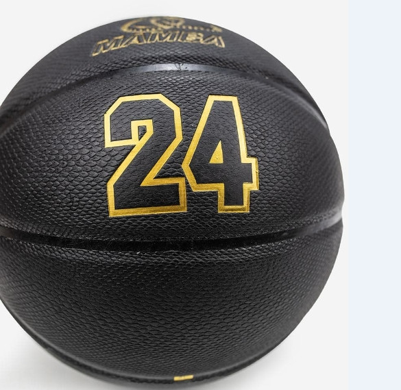 

Баскетбольный мяч Коби Браянт Kobe Bryant 24K Black Mamba черный кожаный