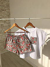 Бело-серая молодежная пижама для дома и сна с футболкой и шортами в новогоднем стиле M, фото 2